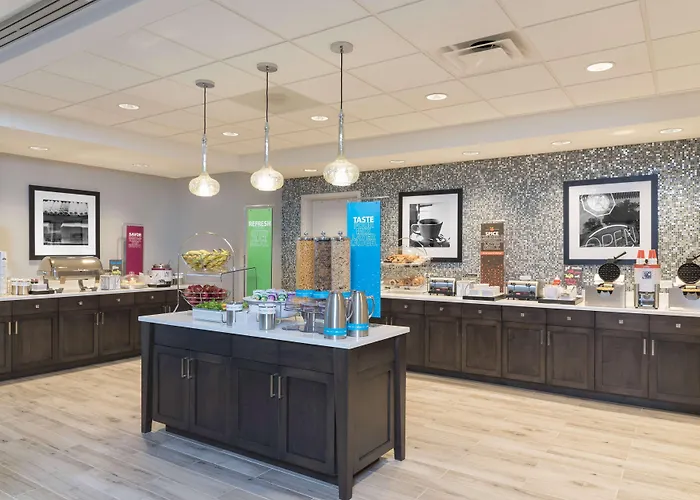 Hotel Hampton & By Hilton Chicago Il